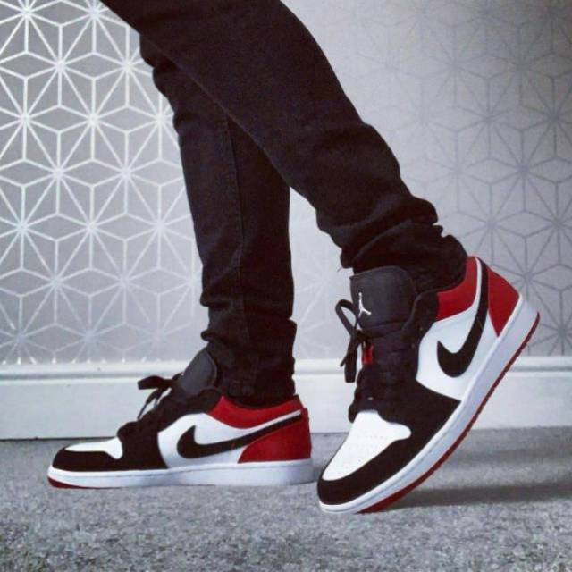 nike air jordan bred toe