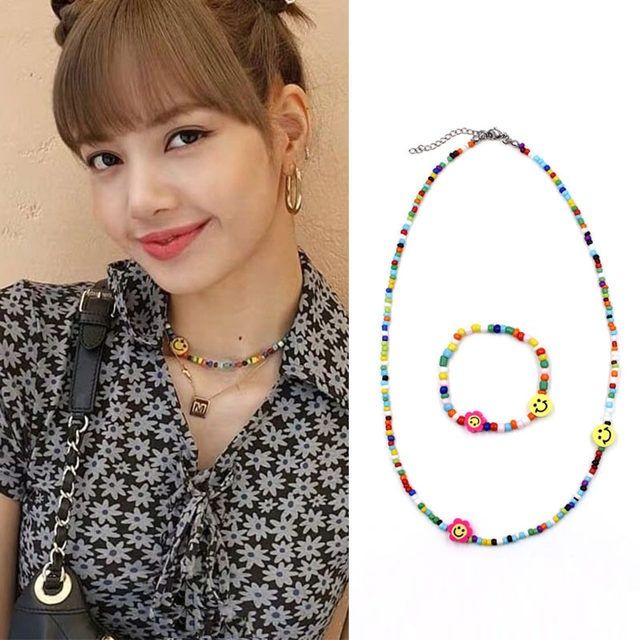 Lisa emas Jenny Jennie Park Caiying gaya yang sama wajah tersenyum warna-warni manik-manik klavikula