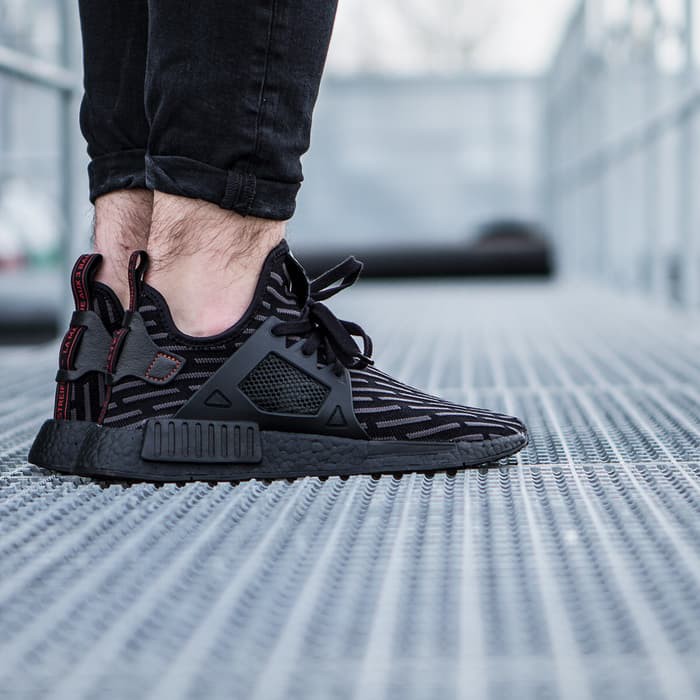 nmd xr2 triple black