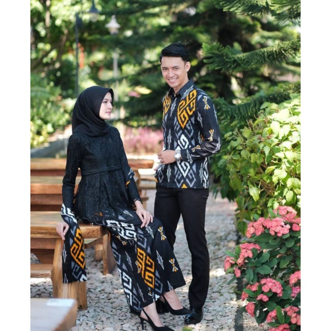 KEBAYA /BROKAT /KEBAYA BROKAT COUPLE/ KEABAYA BROKAT PASANGAN/BAJU KONDANGAN/ BAJU TUNANGAN