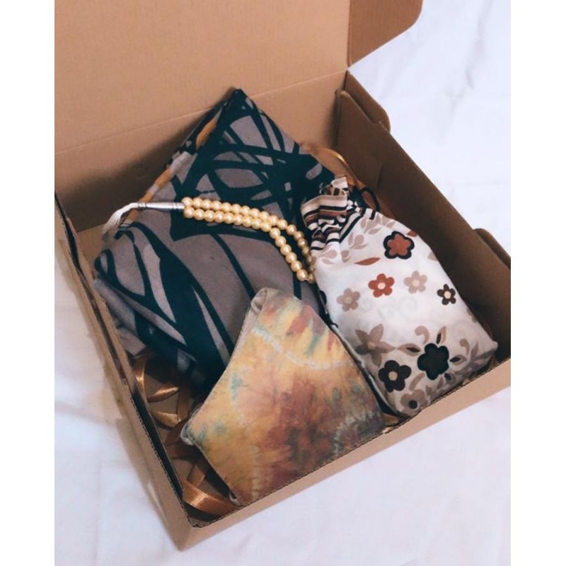 

Hampers/Kado/Wisuda/Ultah