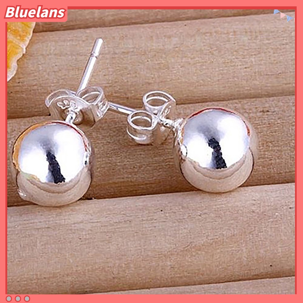 1 Pasang Anting Stud Bentuk Bola Bulat Bahan Stainless Steel Warna Silver Untuk Wanita