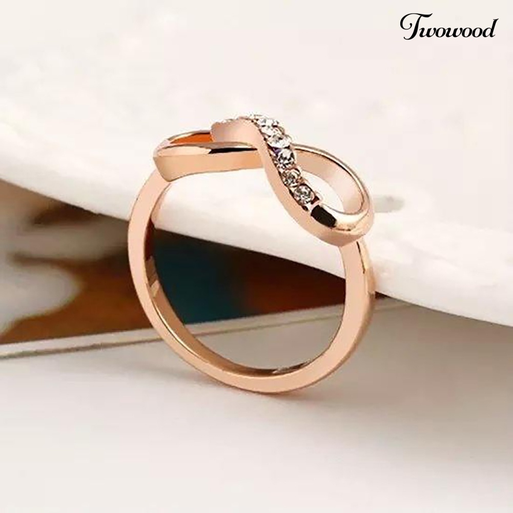 Cincin Desain Infinity 8 Aksen Zircon Untuk Wanita