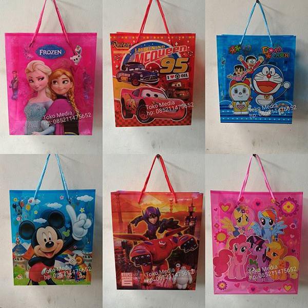 

Tas Tenteng Plastik Goodie Bag Souvenir Snack Ulang Tahun Karakter