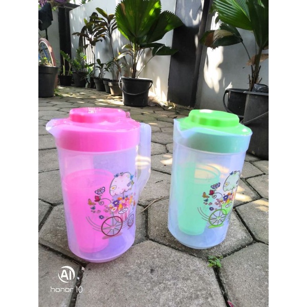 Teko Plastik 2,1 Liter Air Eskan Plastik Bonus Gelas 2 Pcs Merek Taiwan