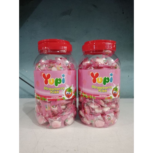 

[ DUSSAN ] Yupi Strawberry Kiss Jar 300gr