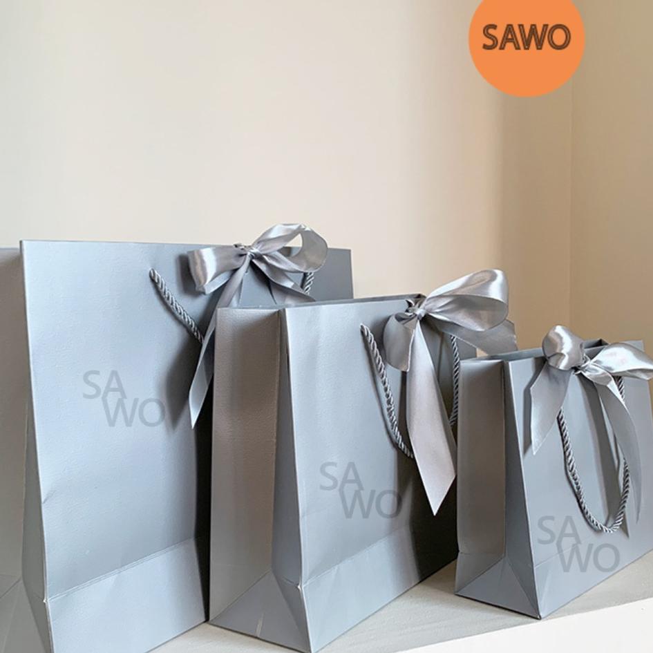 

Get Sale Paper Bag Silver Termasuk Pita | Elegant Plastik Kado Kantong Kertas Bingkisan Hadiah