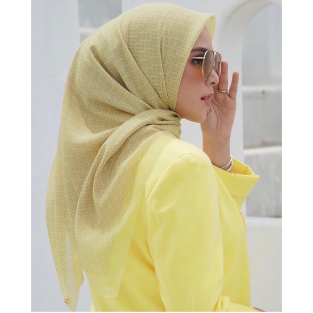 tapis square butternut buttonscarves