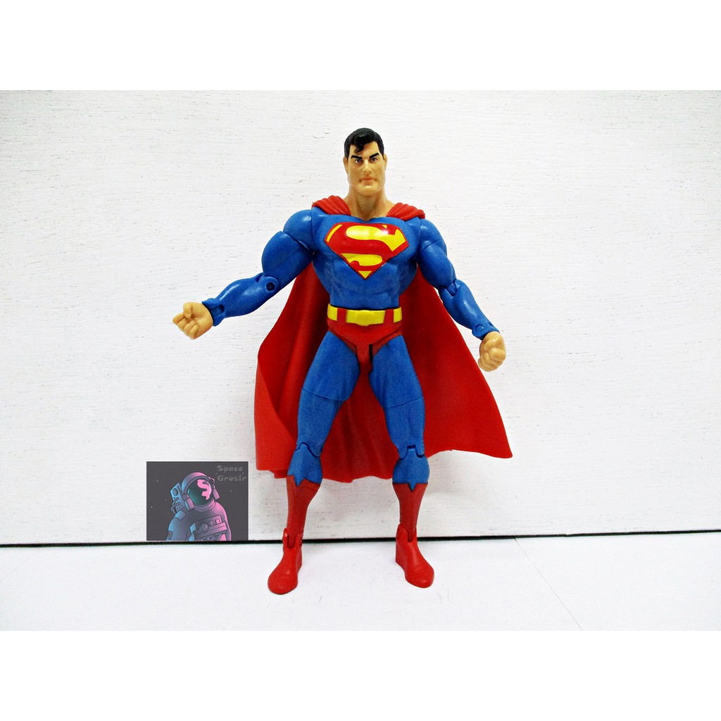 Action Figure / Pajangan / Mainan Superman DC