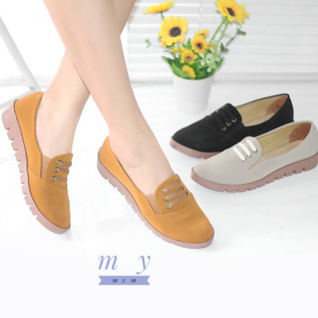SEPATU WANITA SLIP ON VAWEL -- MMM --