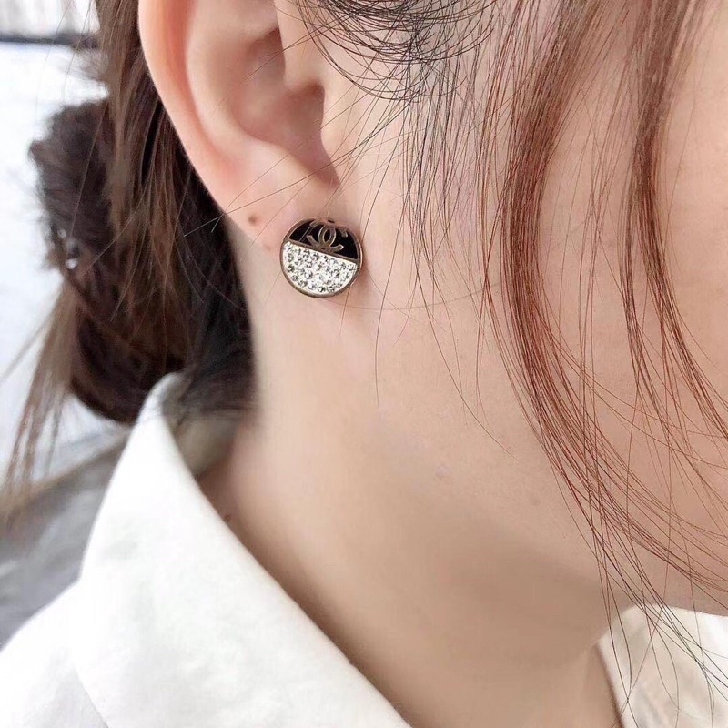 Anting Chanal Titanium Full Mata Tanam Korean Style