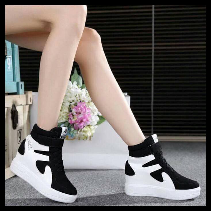 Sepatu Wanita Boots Motif Sapi Ld22