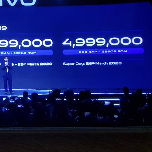 Pre order vivo v19 8/256