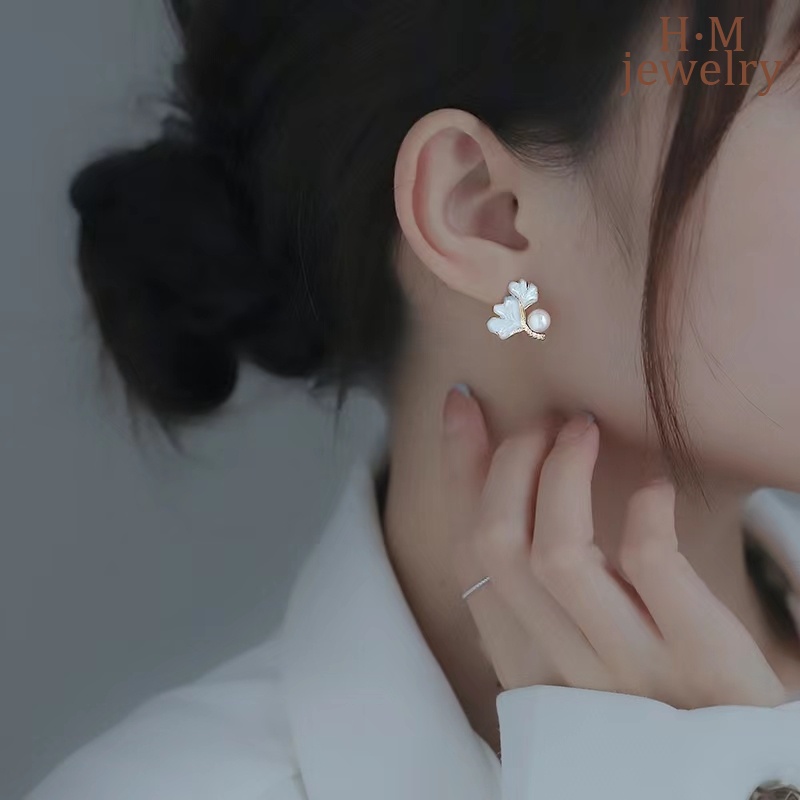 Anting Tusuk Motif Daun Ginkgo Hias Mutiara Imitasi Untuk Wanita