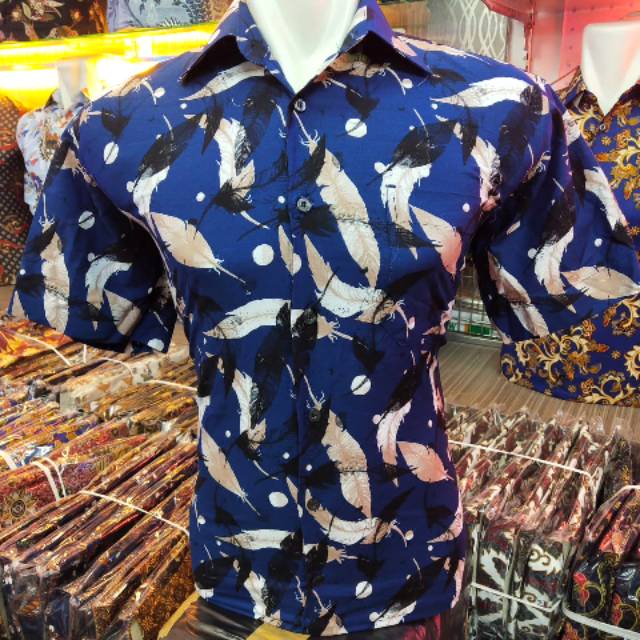 BATIK PRIA FEATHER BIRU LENGAN PENDEK