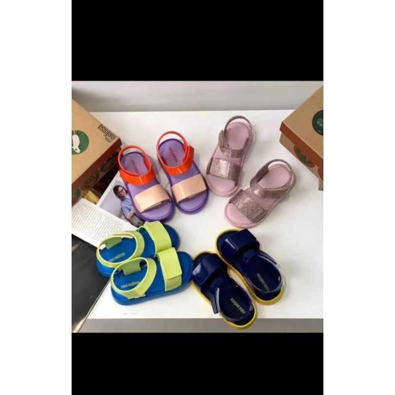 sepatu sandal MM 4 wrna kretekan