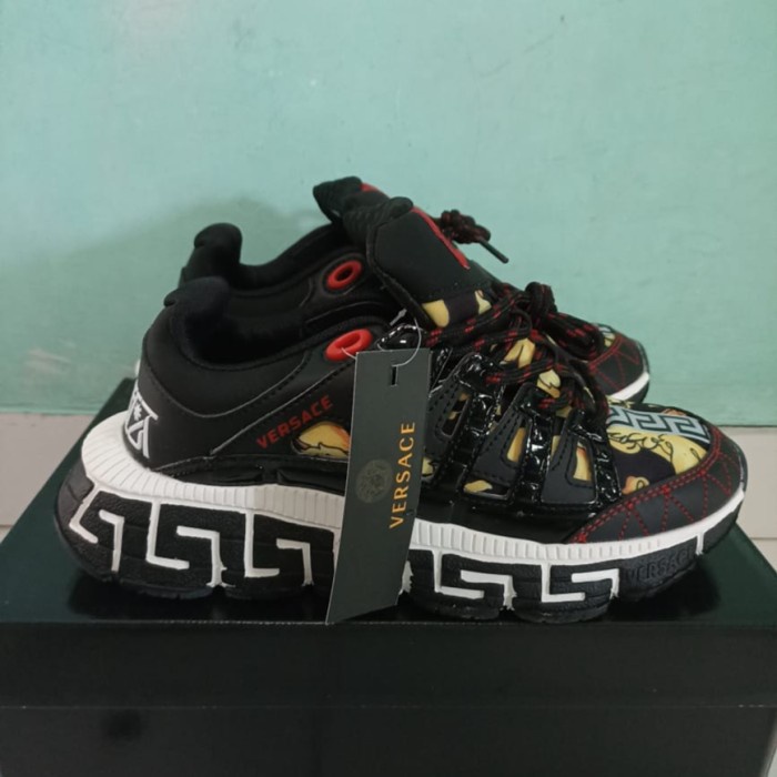 Sepatu Sneakers Versace Trigera Black Red Hitam Merah Premium Original