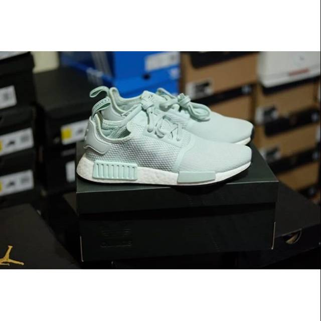 nmd r1 vapour green