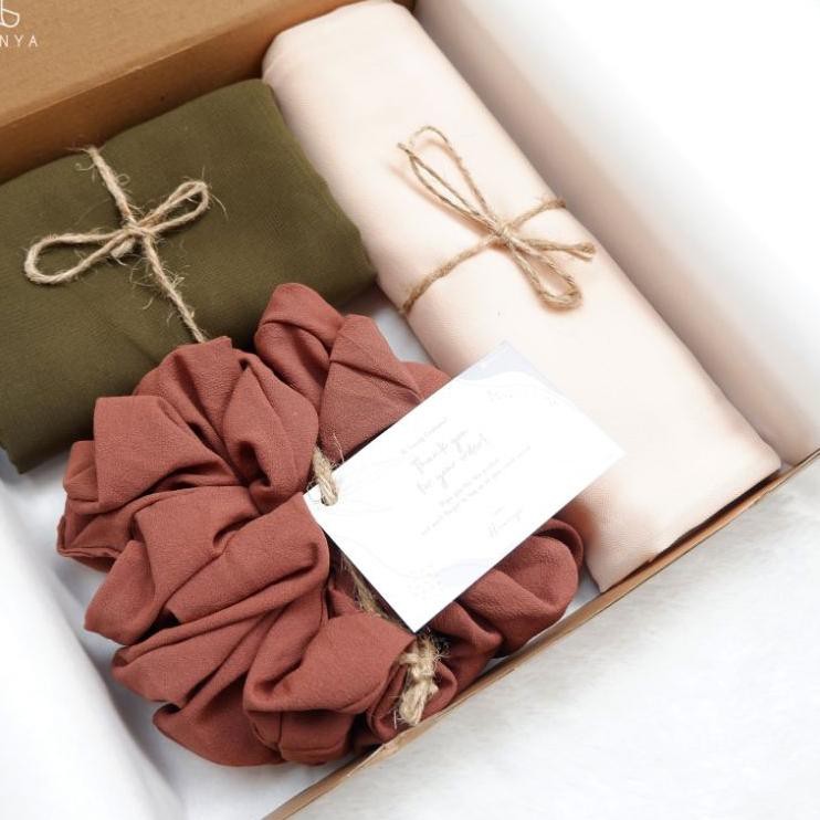 

9j ZEGH GIFT BOX KADO HIJAB WISUDA ULANGTAHUN WEDDING HAMPERS FP Ready Stok｀