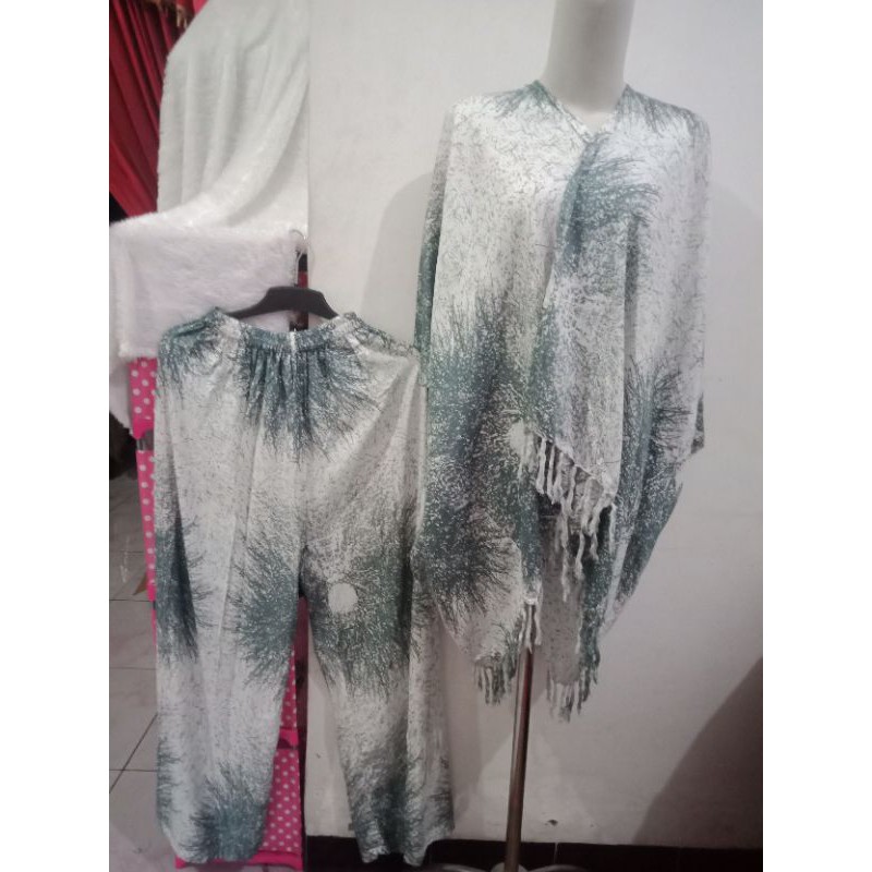 ONE SET CARDI CARDIGAN TEDYE SETELAN WANITA MOTIF AKAR LILIT SHIBORI BALI BAHAN RAYON JUMBO LD 130-Akar abu