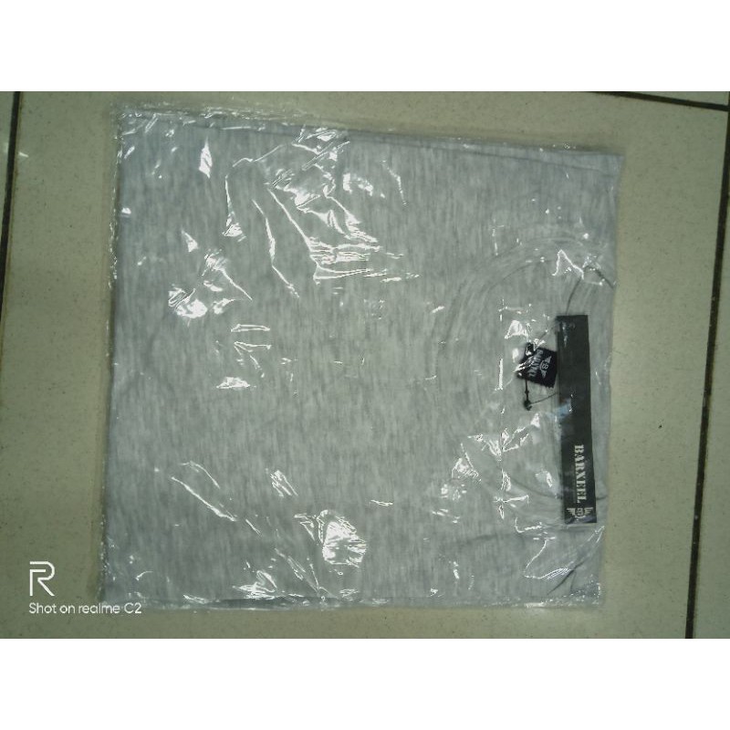kaos polos pria lengan pendek abu-abu