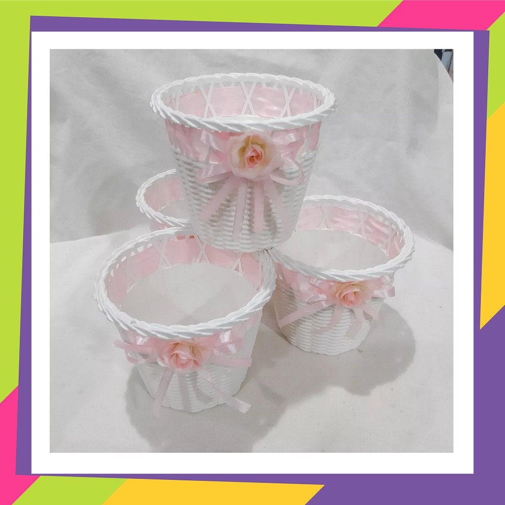 148 [Grosir] Pot bunga plastik motif rotan pita pink / Pot bunga tanaman Artificial 8819