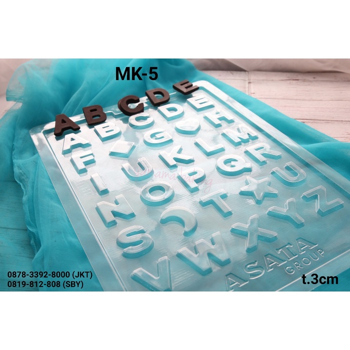 

KUE-PENGHIAS-ALAT- MK-005 CETAKAN MIKA COKLAT FONDANT HURUF BESAR TINGGI HURUF 3CM BULAN -ALAT-