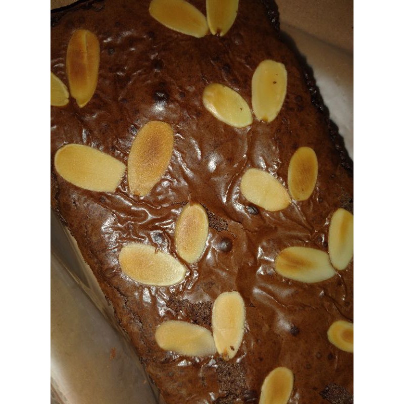 

Brownie Fudgy Almond Slice