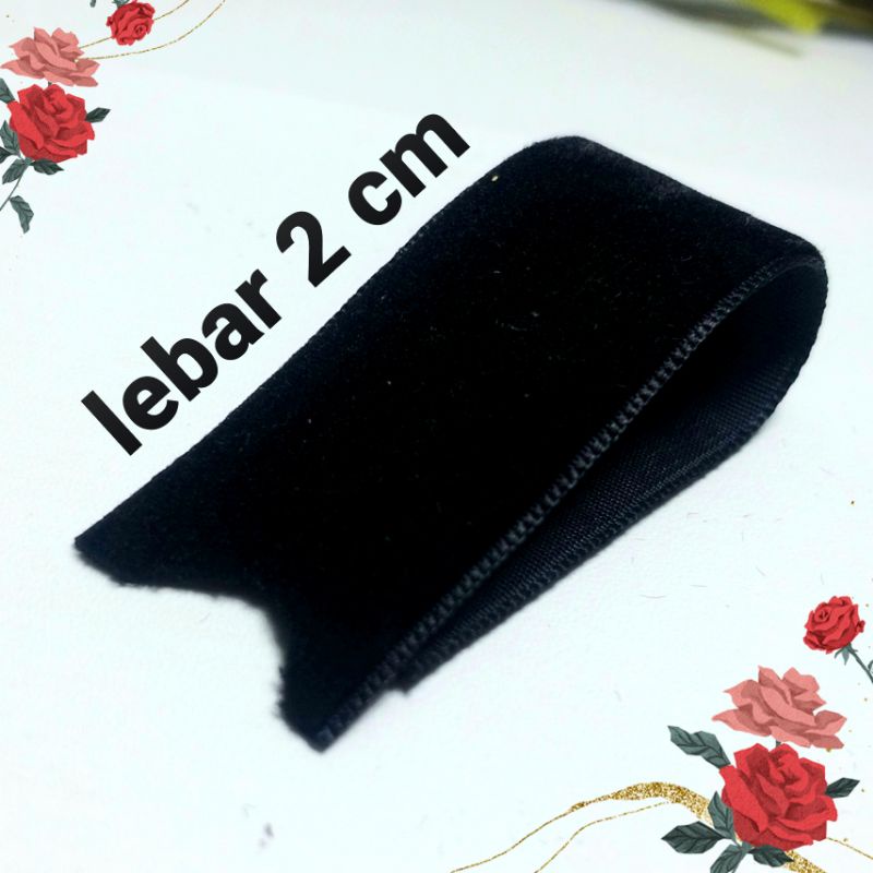 

per rol 15 meter,pita bludru/velvet warna hitam lebar 2 cm