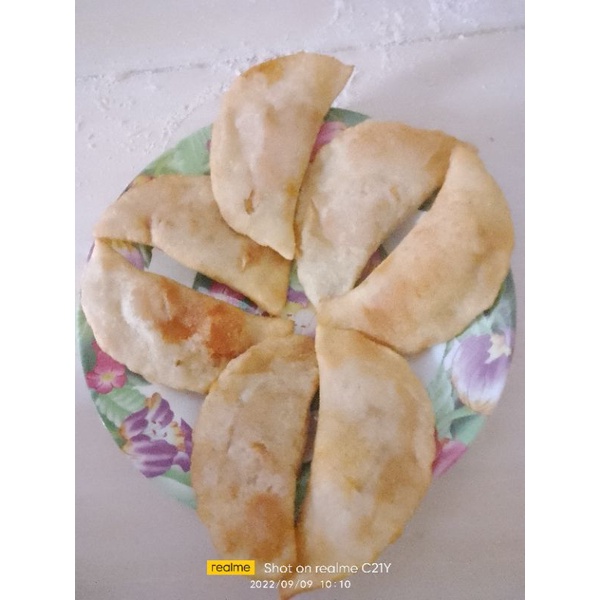 

cireng jumbo isi ayam suwir 1pack isi 5pcs