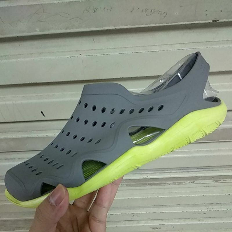 crocs swiftwater wave sandals