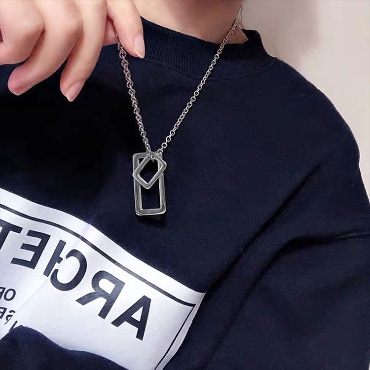 In trendi pria dan wanita's fashion sederhana geometris square pendant Pasangan pribadi influencer b