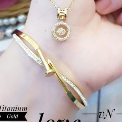 Titanium Set Kalung dan Gelang R554