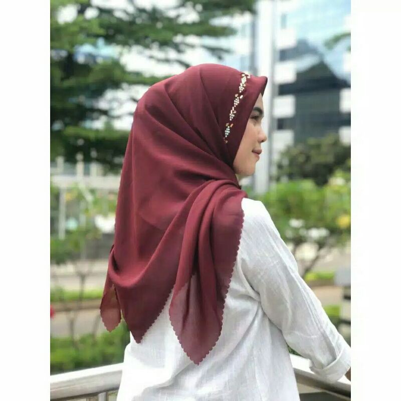 hijab segi empat BELLA PAYET laser cut