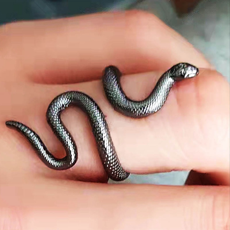 Cincin Bentuk Ular Warna Hitam Gaya Punk Gothic Untuk Pria Dan Wanita