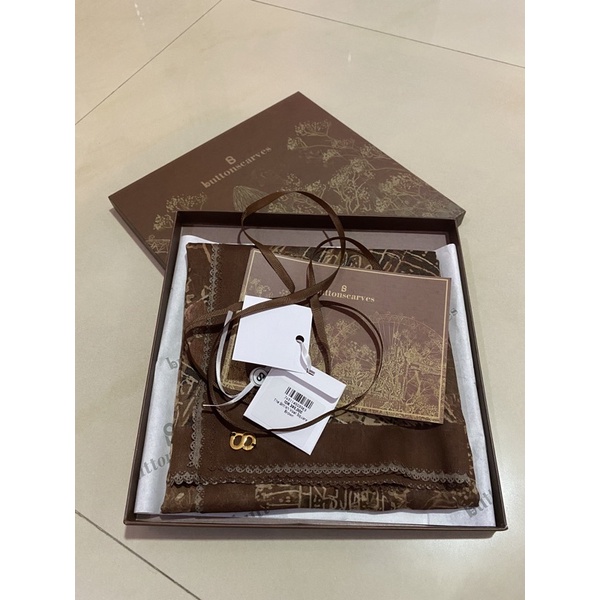 Buttonscarves The British Series Brown