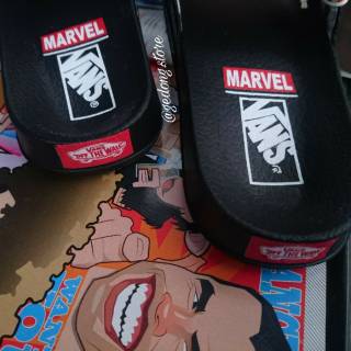 SENDAL PRIA  SLIDES VANS  MARVEL FULL BLACK VANS  TULANG 