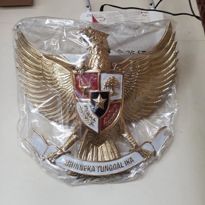 

patung lambang garuda pancasila