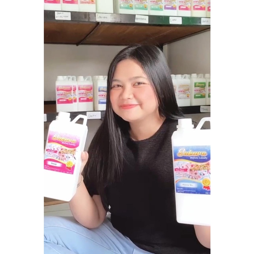 Sakura Fresh Pewangi Setrika dan Pelicin Setrika Pakaian Laundry 1 Liter