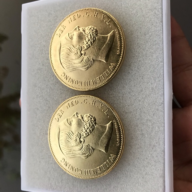 Koin Kuno Willem 1818 dua Setengah Gulden Samping Bergerigi Warna Emas