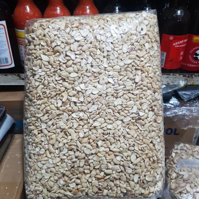 

kacang mede mentah pecah 1kg