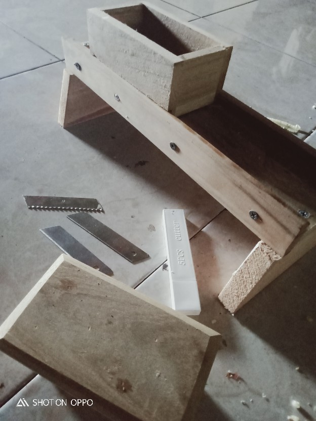 Pengiris Keripik Dan Bumbu Dapur Serbaguna