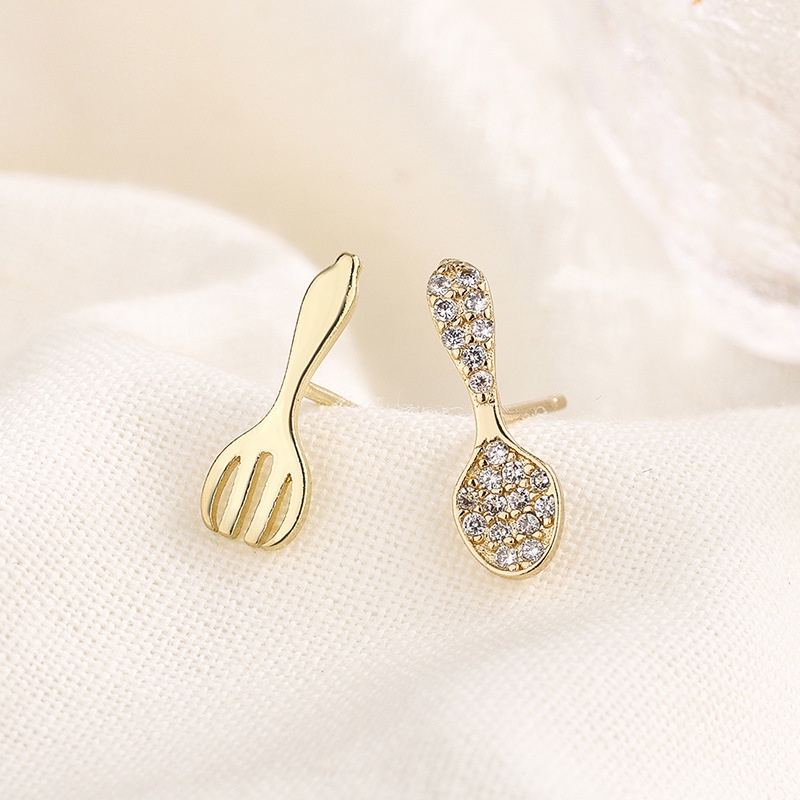 2 Pcs Perak Jarum Zirkon Anting-Anting Bunga Kupu-kupu Huruf Sendok Tulang Telinga Kuku Wanita Fashion Aksesoris - ol