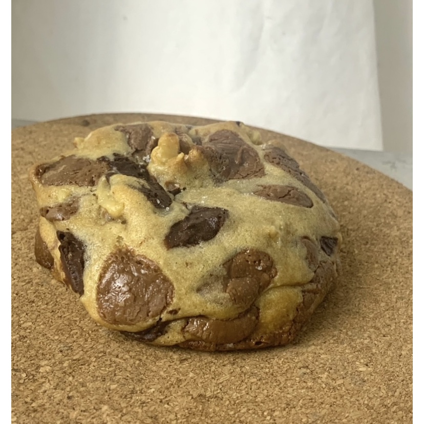 

BOUJEE (BIG THICK SOFT COOKIES) - 100% Belgian Chocolate & Walnut