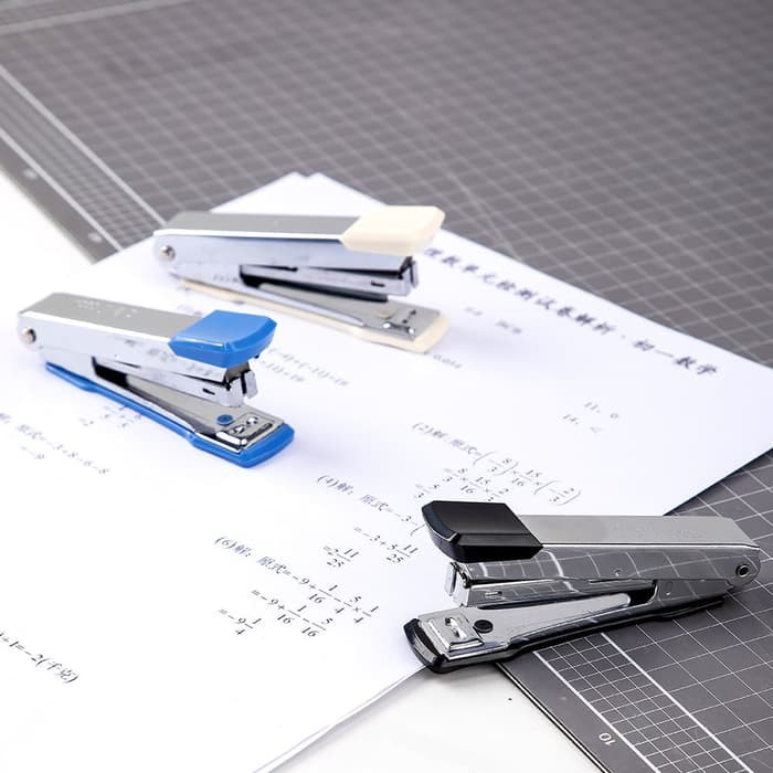

DELI / Stapler Metal / Peralatan Kantor Berkualitas