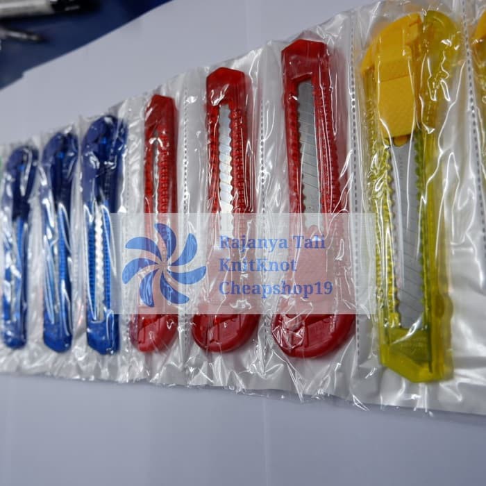 

Pisau Cutter Besar Renceng isi 12pcs Amanda RJT
