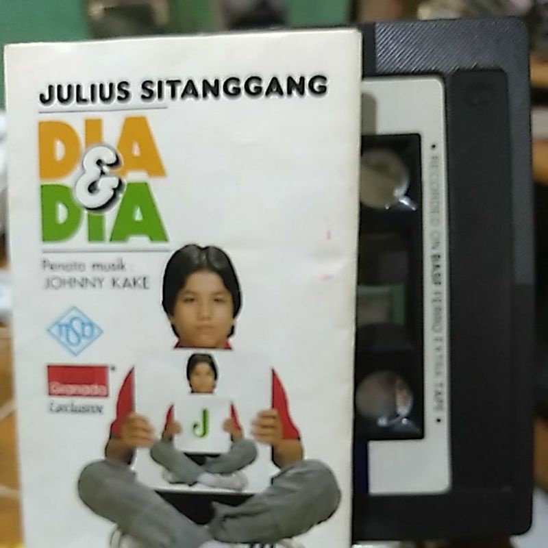 kaset julius sitanggang dia dan dia