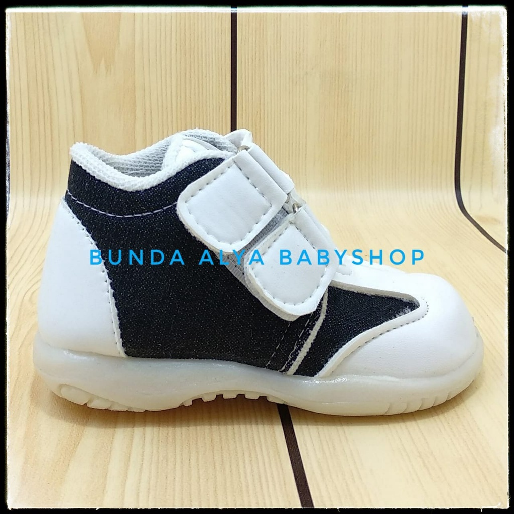 Sepatu Anak Laki Boots Jeans Kombinasi PUTIH Size 22-25 - Sepatu Anak PAUD Denim Sepatu Anak AntiLicin SALE