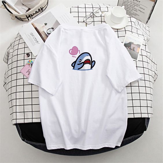 MYSTIQUE.ID-BAJU KAOS SHARK LOVE  T-SHIRT LUCU DAN AESTHETIC