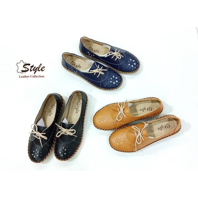 Sepatu kulit wanita model kickers